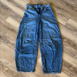 GAP Women's Relaxed Fit Blue Jeans